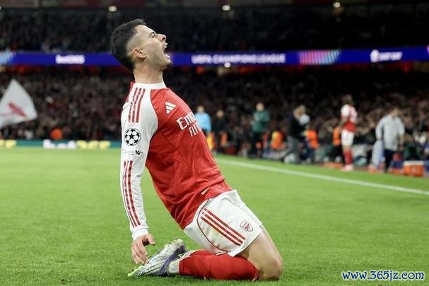 马丁内利连续5场欧冠进球，成99-00赛季亨利以来枪手欧战首人