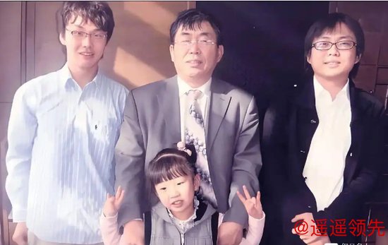 聂卫平和儿子女儿合影
